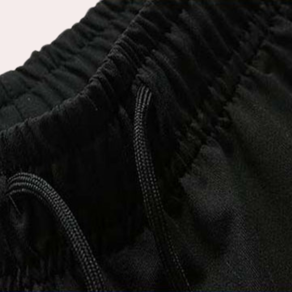 C5684-Mateo-black.png