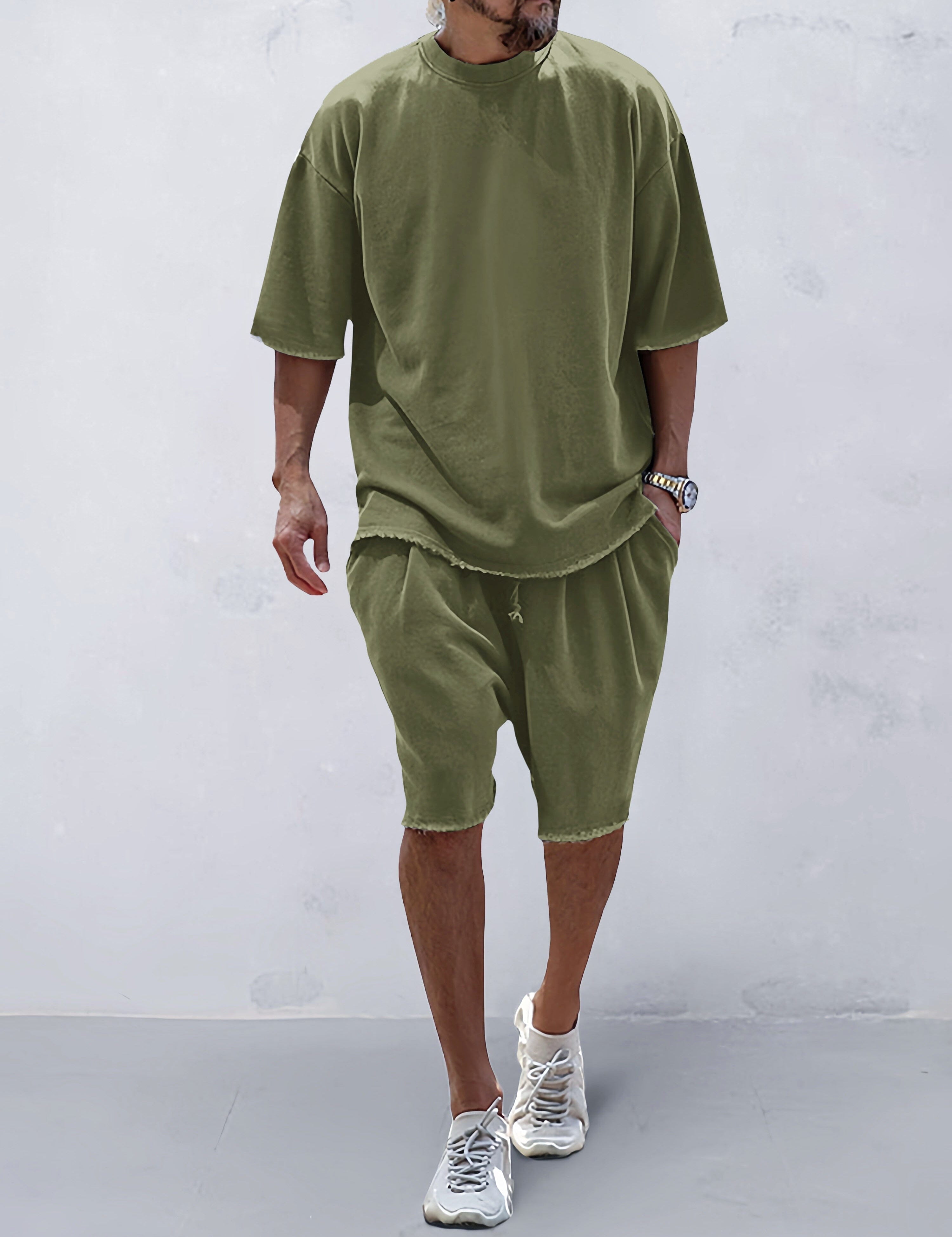 Two-Piece Set - Men's Oversized T-Shirt and Sweat Shorts Set
