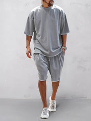 Two-Piece Set - Men's Oversized T-Shirt and Sweat Shorts Set